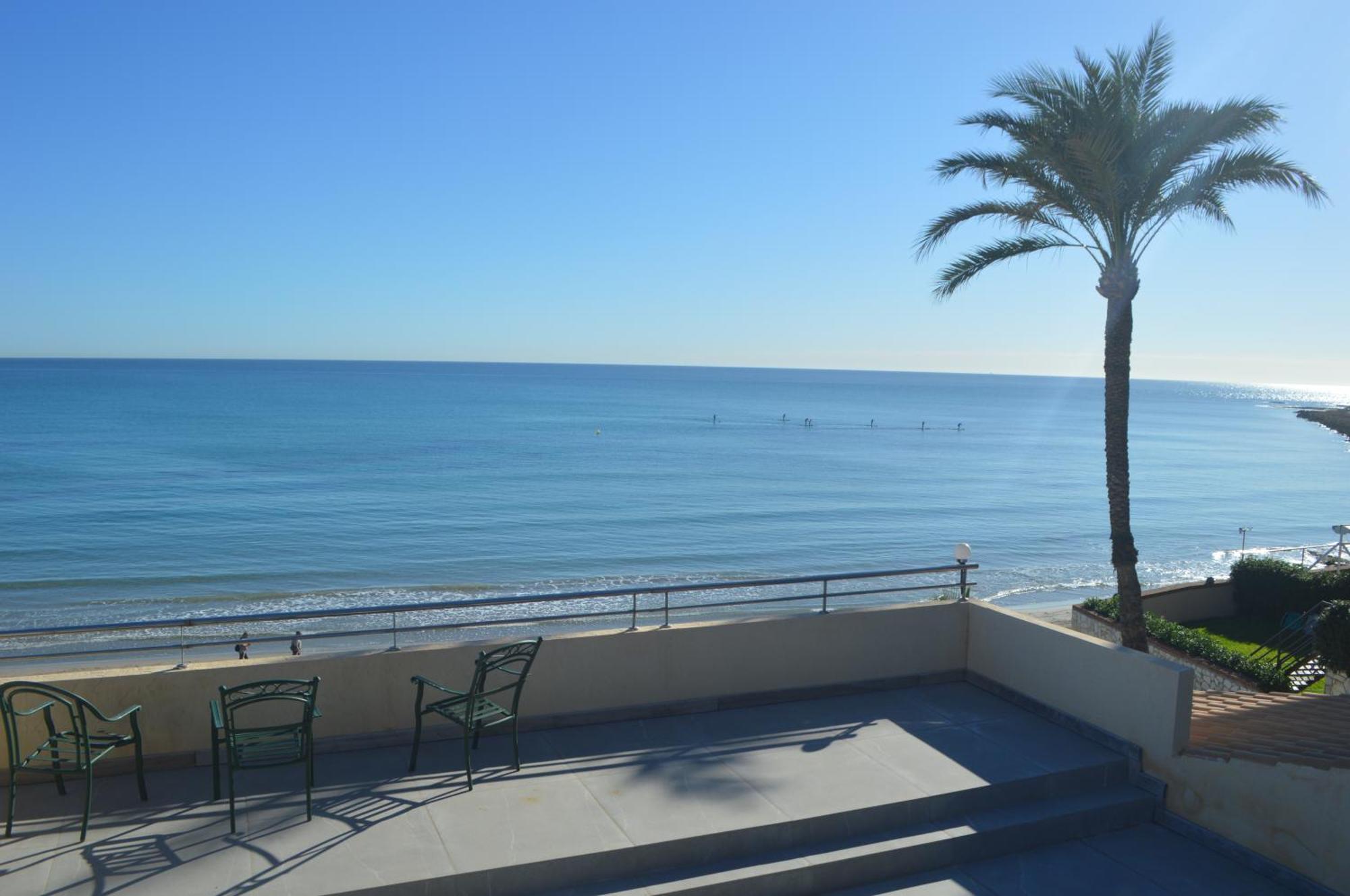 Maravilloso Apartamento Amanecer Cabo A Pie De Playa Y Mar En Chalet Roquetes Alicante Bagian luar foto